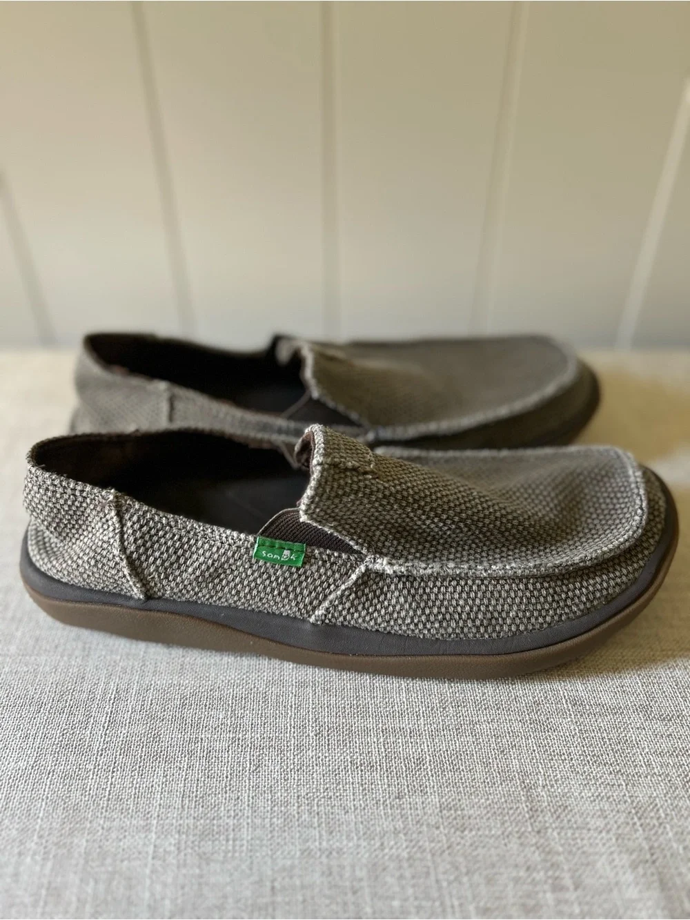Men’s Sanuk Vagabond Tripper Taupe Brown Slip On Canvas Loafers Casual Shoes